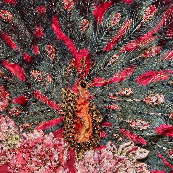 ๐3/$25 Vibrant Red and Black Peacock Pattern Beaded Fringe Shawl - Picture 9 of 9